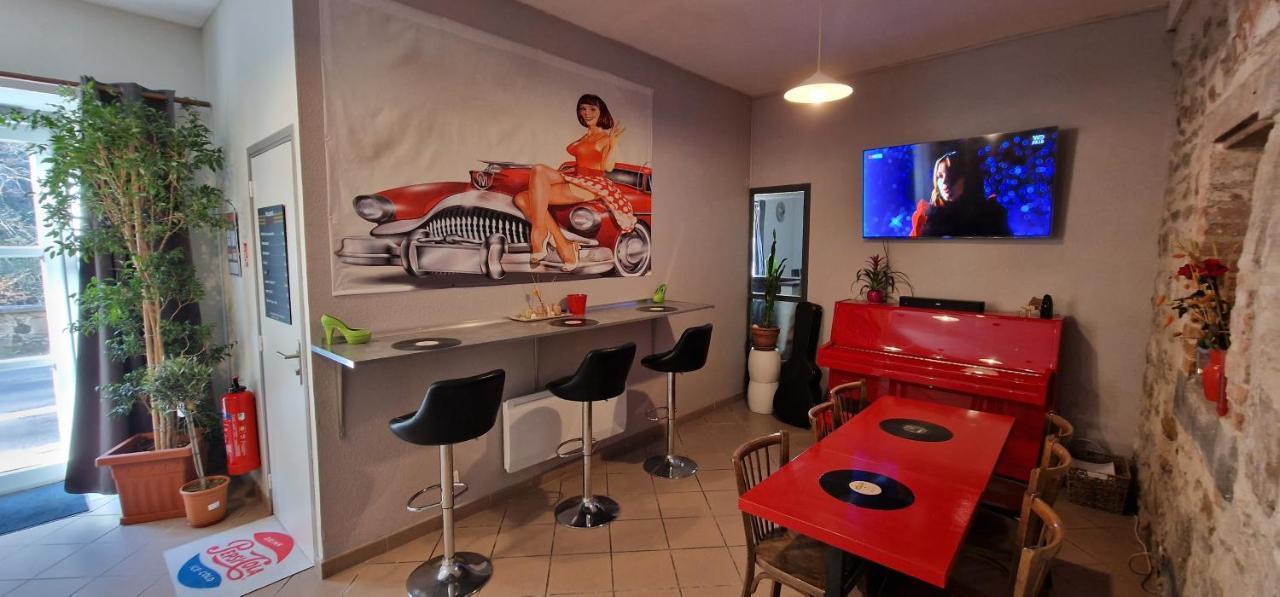 Chambres D'Hotes Les Lits Des Fees Saint-Floret Bagian luar foto