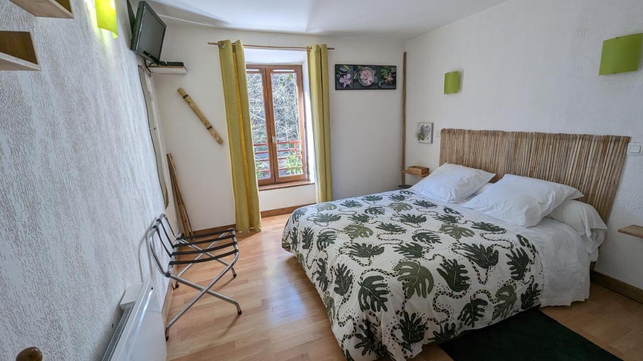 Chambres D'Hotes Les Lits Des Fees Saint-Floret Bagian luar foto